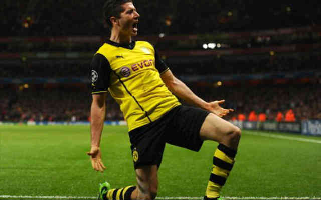 Lewandowski seals the game with goal against Arsenal at the Champions League