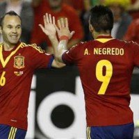 Negredo yet again celebrates his goal with Iniesta