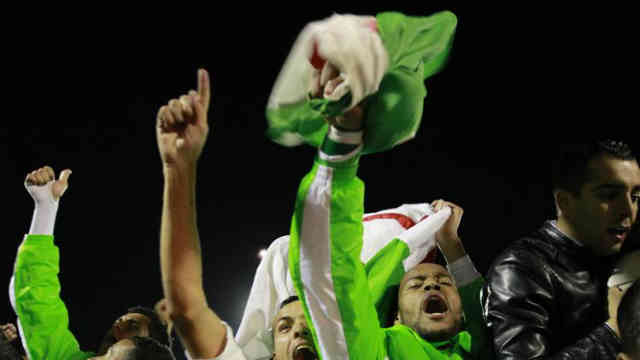 Algeria beat Burkina Faso and qualify to the World Cup in Brazil