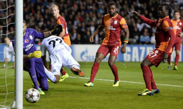 Galatasaray watch as FC Copenhagen scores their opener