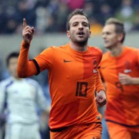 Rafael van der Vaart opens up the game with his opener goal against Japan