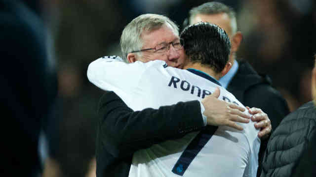 Ronaldo thanks his mentor and inspiration during the award for Ferguson