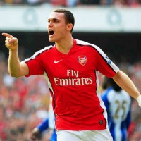 Thomas Vermaelen is thinking to extend his contract with the gunners