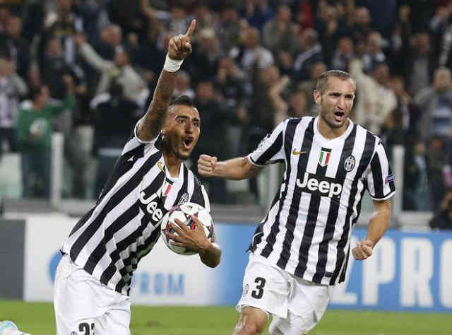 Videl celebrates a whopping goal against Inter Milan